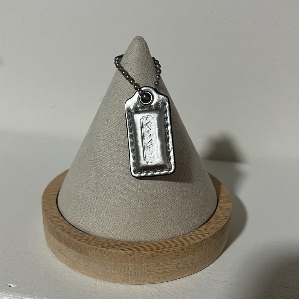 COACH DOG TAG